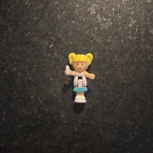 1992 Polly Pocket Tiny Tina Stampin School Figure